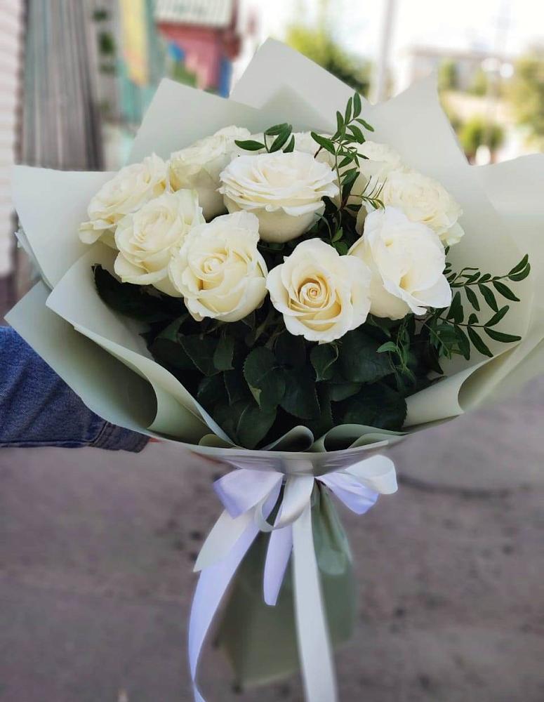 Букет Белые розы Проуд в Ильинское