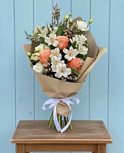 Букет цветов из:  Альстромерии, Лизиантусы, Розы и Хризантемы #REPLACE_PRED# Ильинское