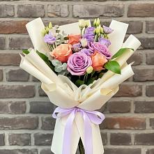 Букет цветов из:  Лизиантусы и Розы в Ильинское