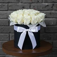 Цветочная композиция из Розы в шляпной коробке в Ильинское